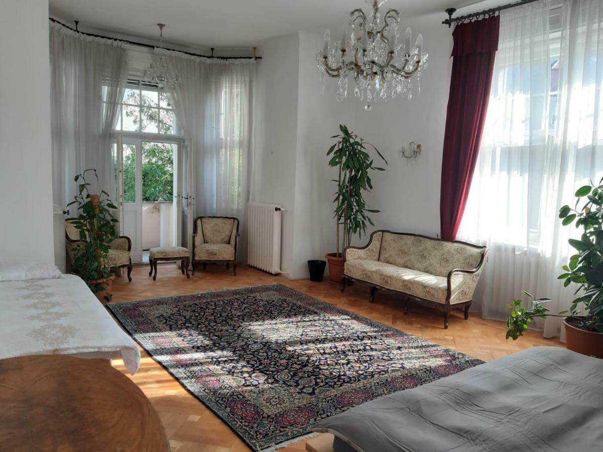 Rooms In Prague-Big+Comfy エクステリア 写真