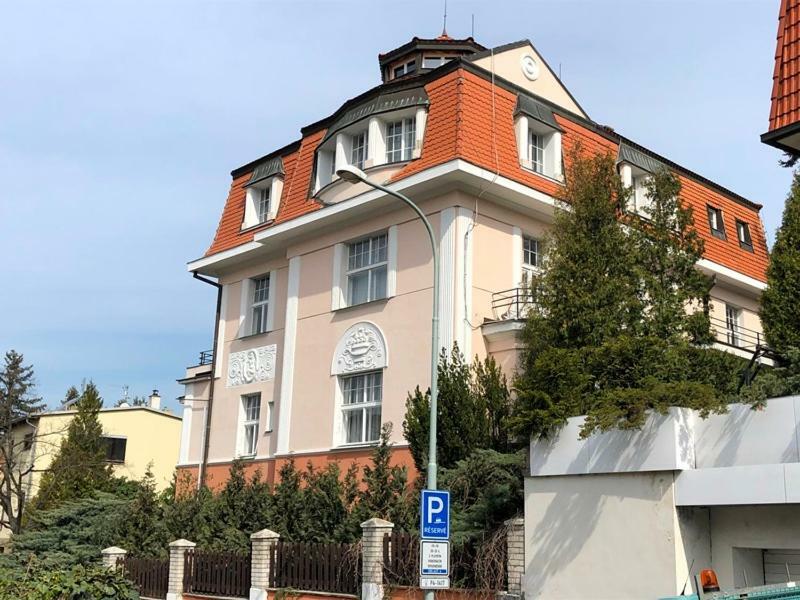 Rooms In Prague-Big+Comfy エクステリア 写真