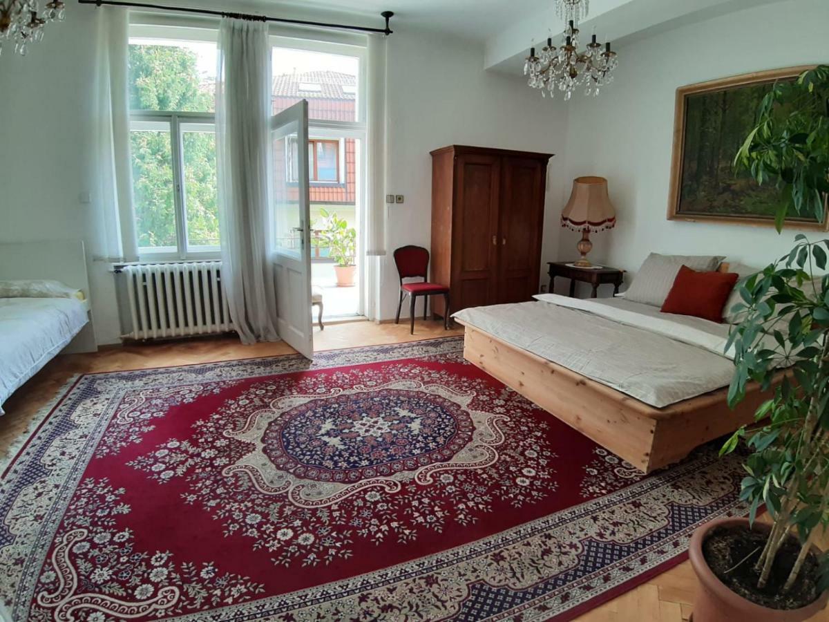 Rooms In Prague-Big+Comfy エクステリア 写真