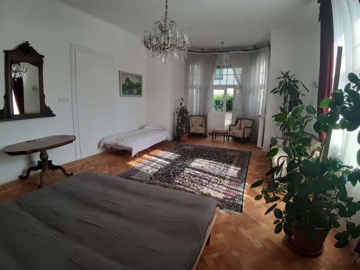 Rooms In Prague-Big+Comfy エクステリア 写真