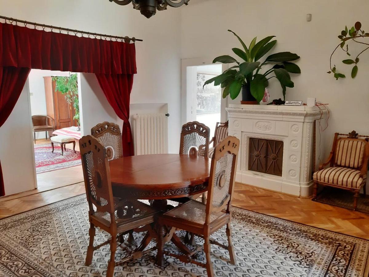Rooms In Prague-Big+Comfy エクステリア 写真
